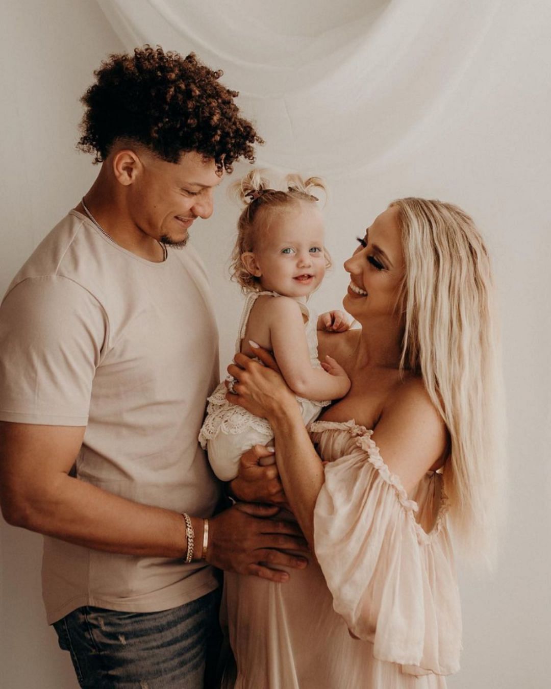 Brittany and Patrick Mahomes w/ Sterling and their baby boy. Source: @brittanylynne (IG)
