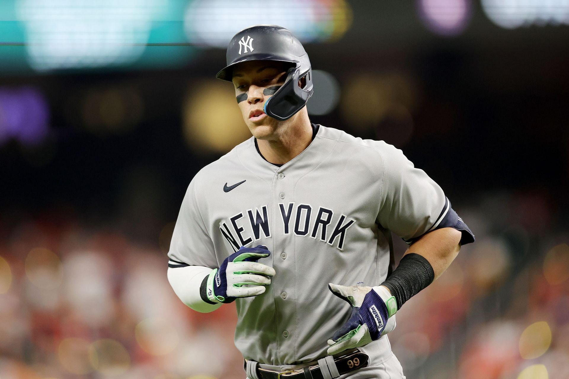 Aaron Judge runs back to the dugout in Game 1 of the ALCS at Minute Maid Park.