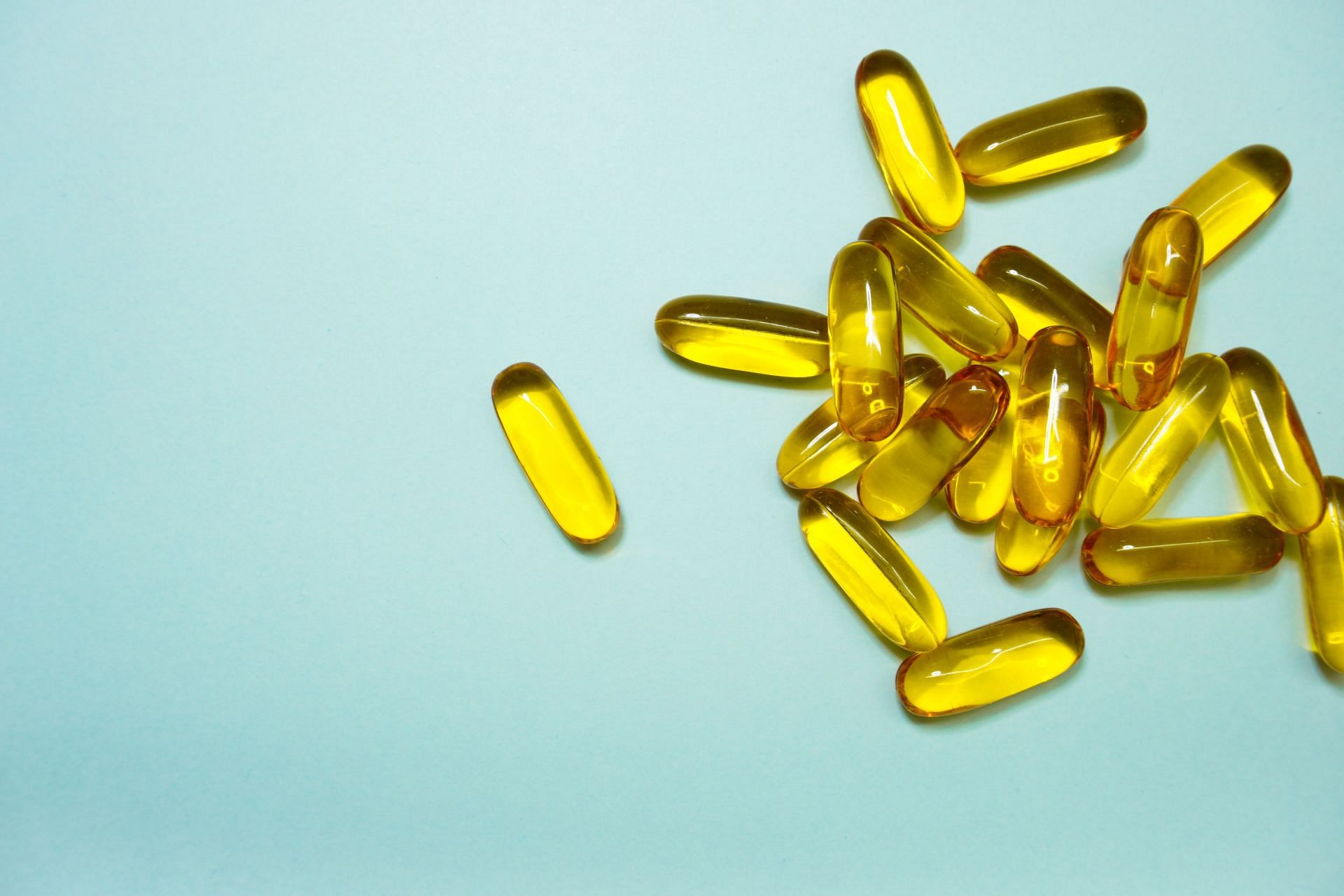 . Omega-3 fatty acids, found in fish oil, lessen discomfort and edema while also preventing blood clots from forming quickly. (Image via Unsplash/ Leohoho)