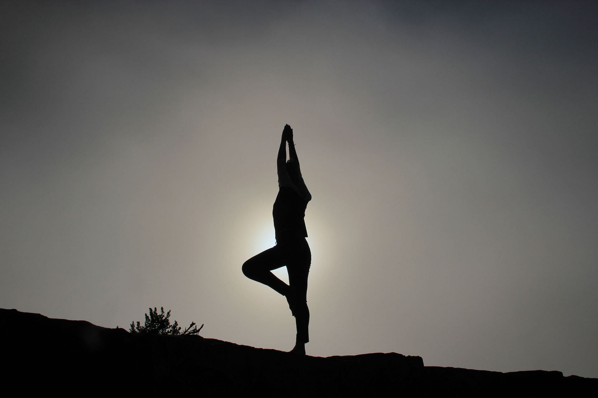 Half-moon yoga posture helps in strengthening your hamstrings. (Image via Unsplash / Patrick Hendry)