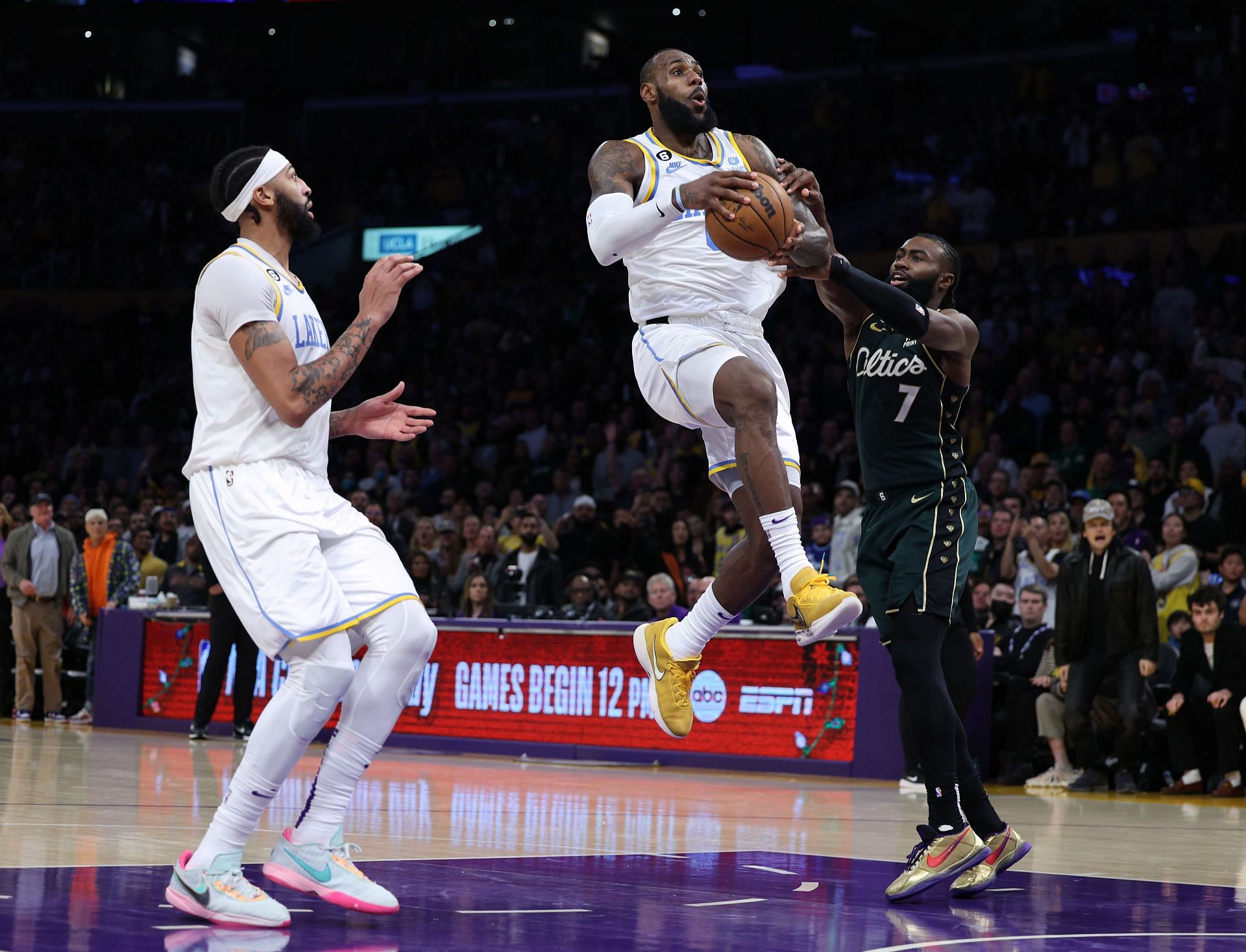 Watch LeBron James go coast-to-coast for monster dunk against the