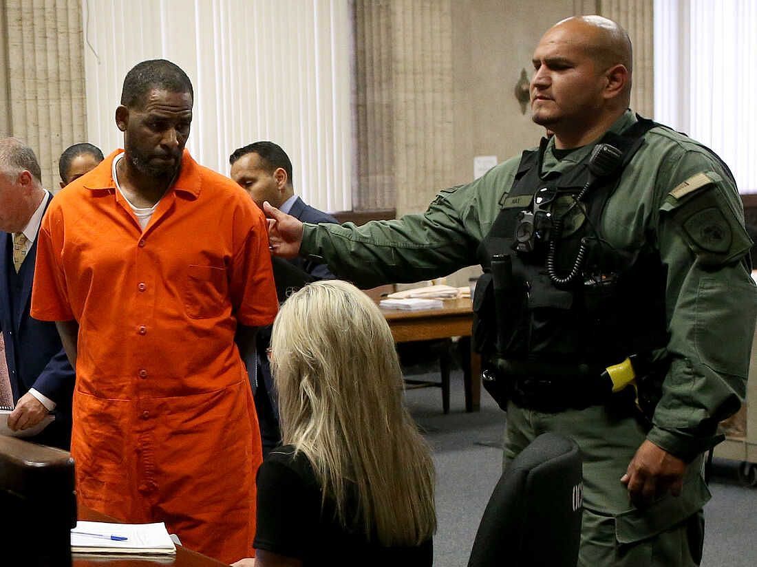 R Kelly during one of his court proceedings. (Photo via Getty)