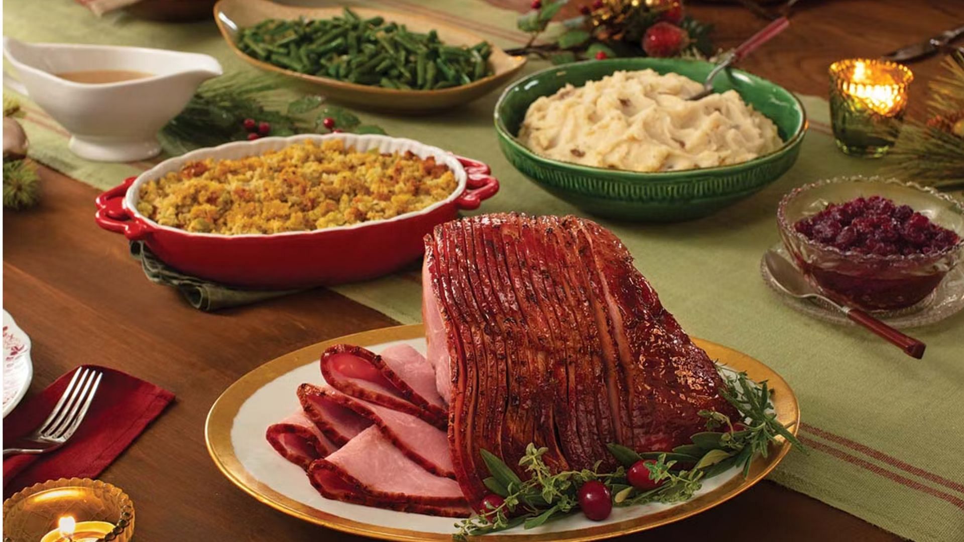 feed up to 10 people with the Holiday Ham Heat n&rsquo; Serve Family Dinner (Image via Cracker Barrel)