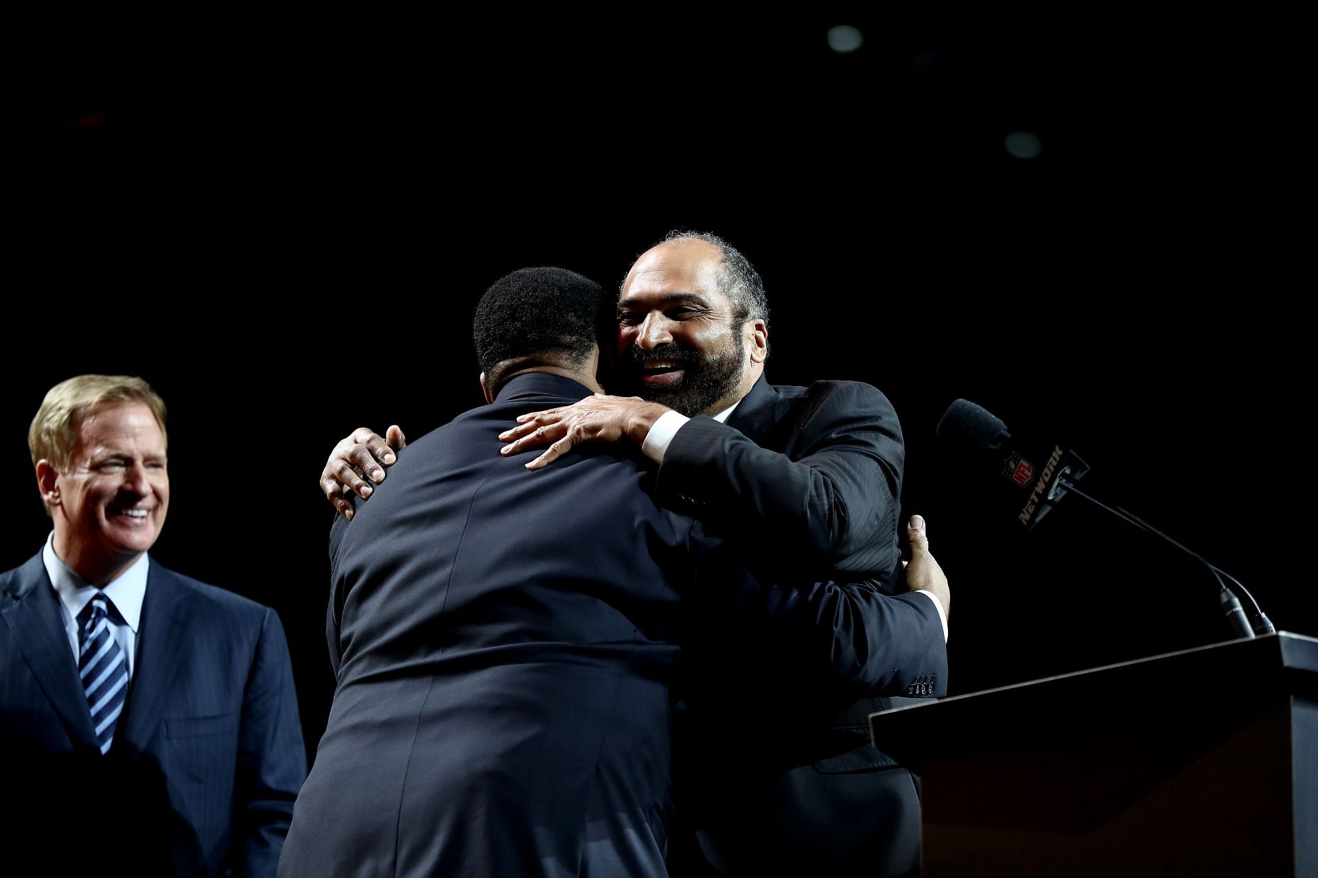 Tony Dungy Commemorates Legendary Teammate Steelers RB Franco Harris 