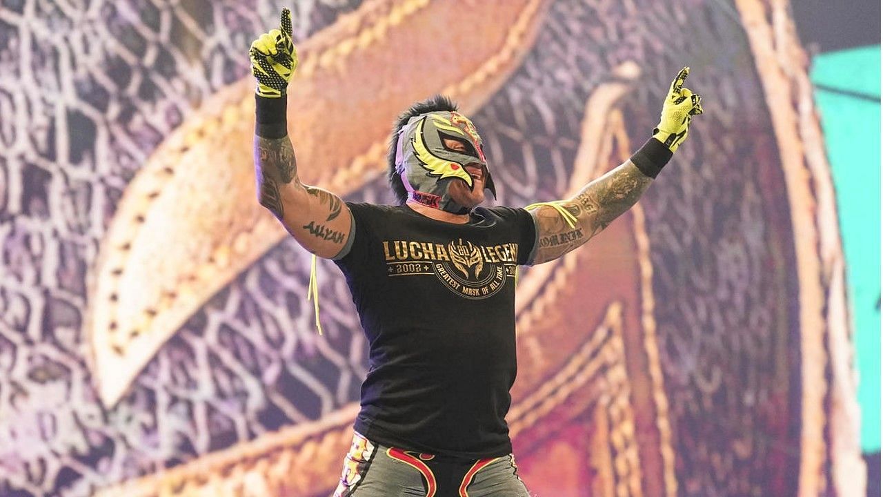 Rey Mysterio picked up a big win on SmackDown this week