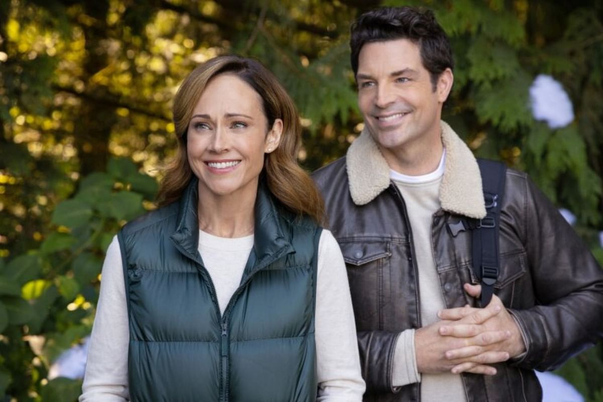 The Gift of Peace full cast list Nikki DeLoach, Brennan Elliott, and