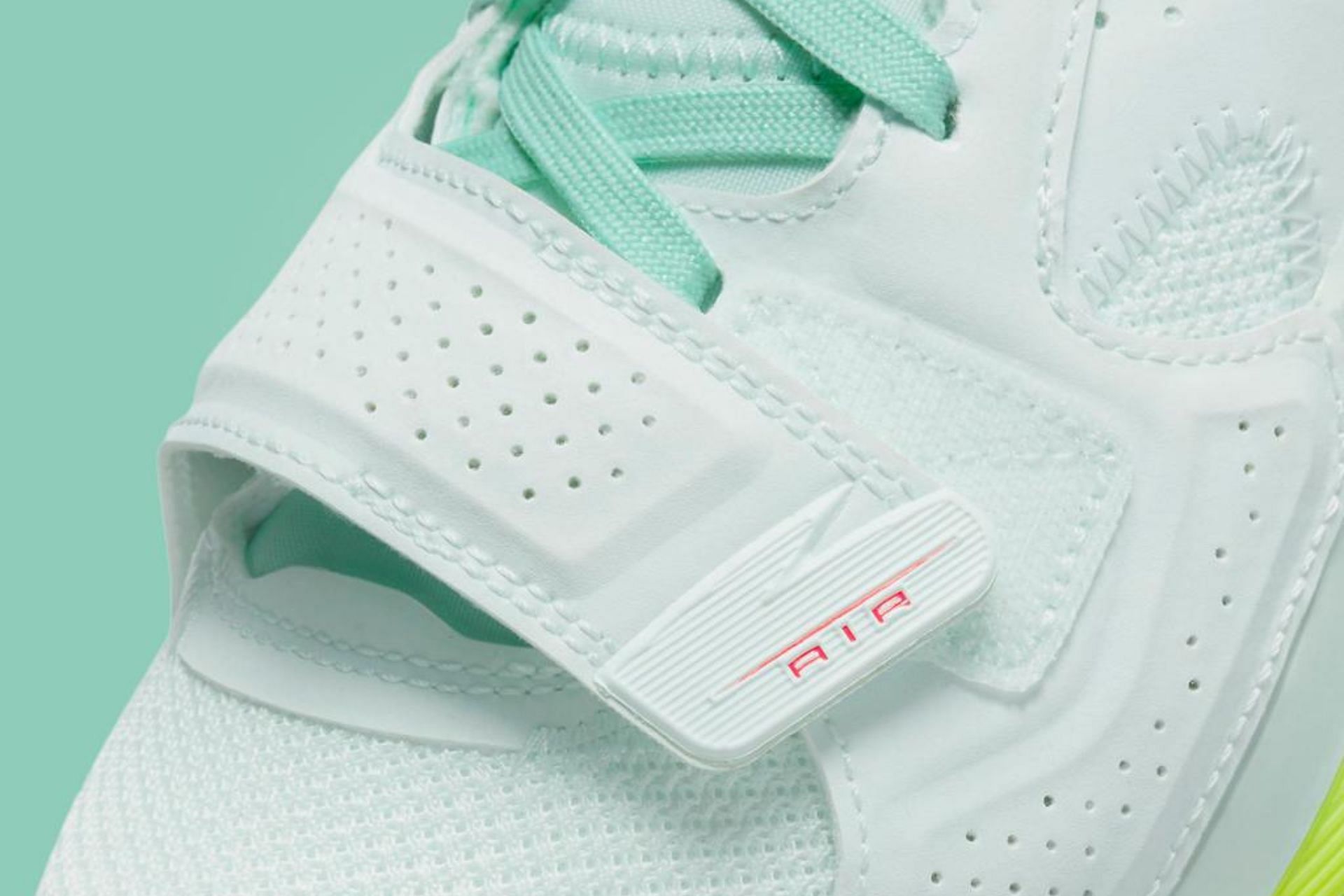 Take a closer look at the toe tops of these shoes (Image via Nike)