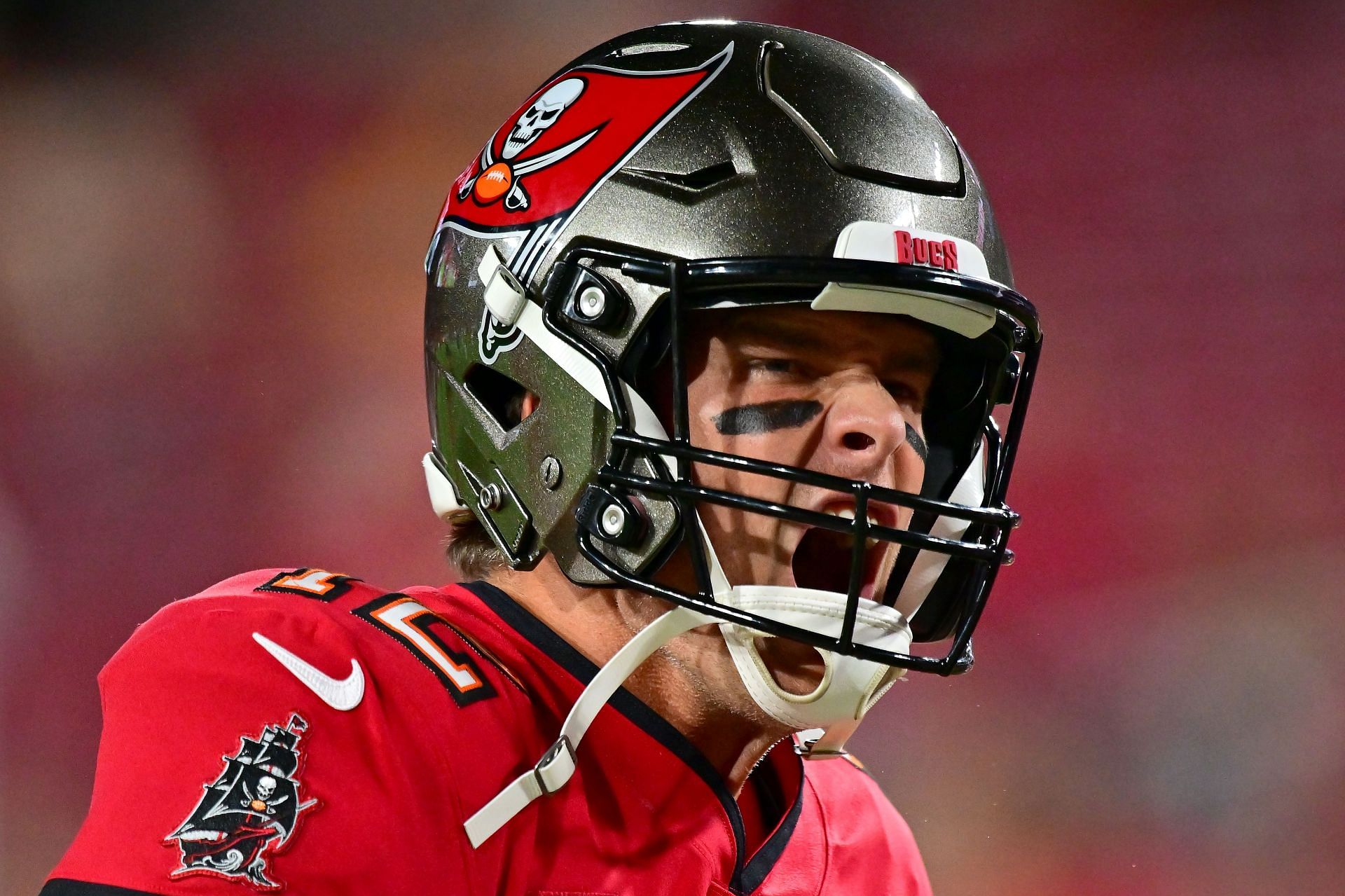 Bucs' Brady got 100 tickets for family and friends for 49ers game