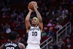 Top 5 memorable free-throw shooting techniques in NBA history featuring Jeremy Sochan’s one-handed throw