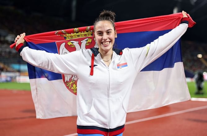 Adriana Vilagos and Erriyon Knighton named Rising Stars of 2022 at the World Athletics Awards
