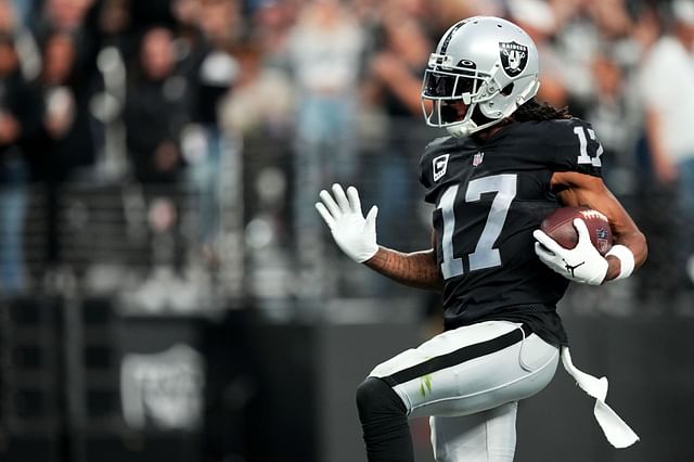 Davante Adams' recent social media activity hints at Raiders WR desperately  wanting to return to Green Bay