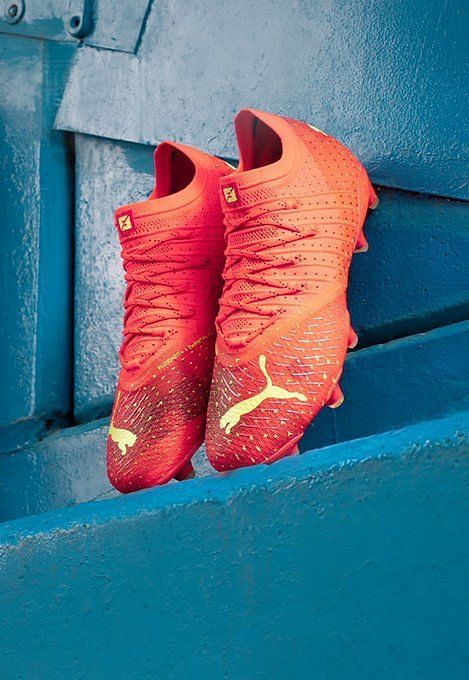 5 best football boots for the midfielders