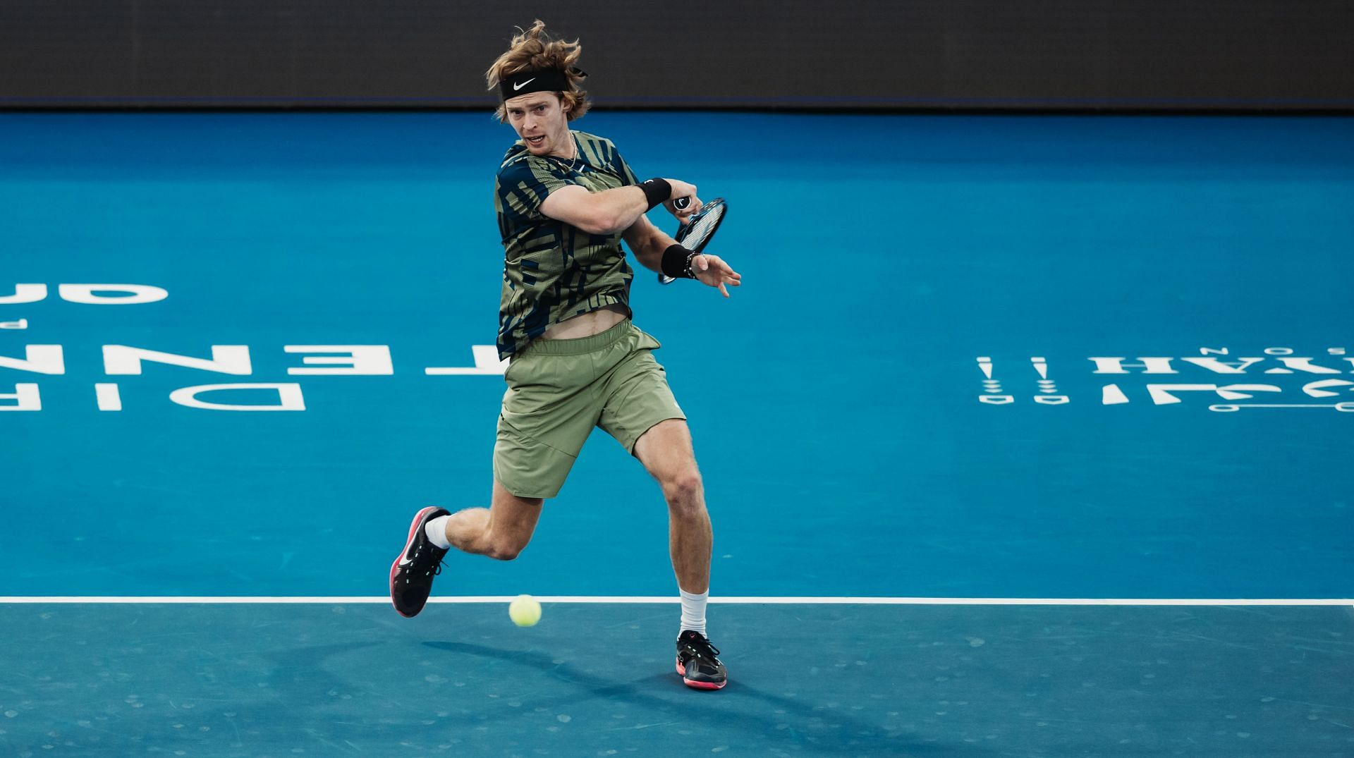 Andrey Rublev booked his place in the semifinals of the Mubadala World Tennis Championship