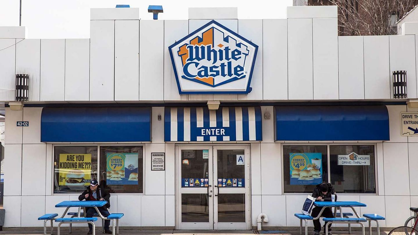 exterior sitting at a White Castle restaurant in the United States (Image via Drew Angerer/Getty Images)