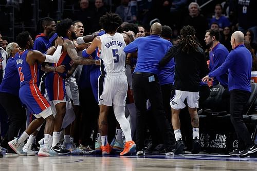 The Orlando Magic benched rushed to protect Moe Wagner. [photo: Marca]