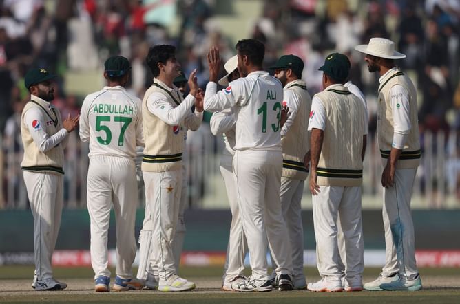 How can Pakistan still qualify for World Test Championship final despite the loss against England?