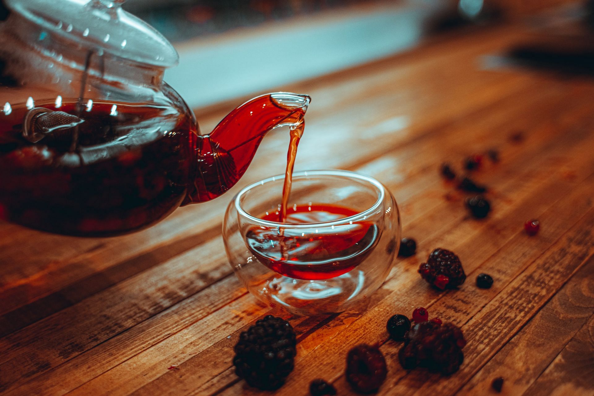 Red raspberry leaf tea is full of vitamins and minerals. (Image via Unsplash / Alexander Lemann)