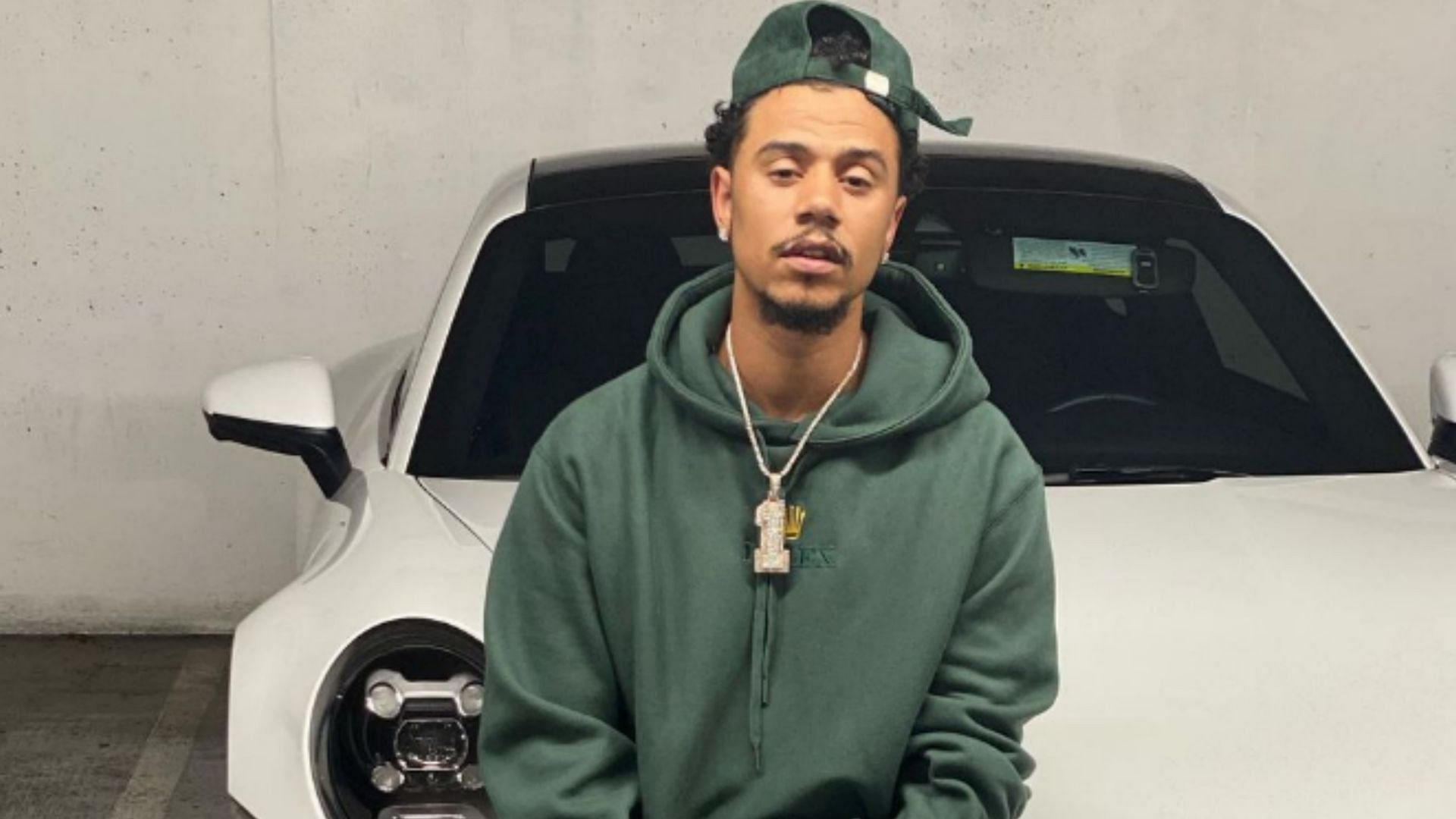 Lil Fizz goes viral on Twitter after his explicit pictures get leaked online (Image via airfizzo/Instagram)