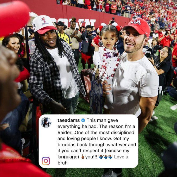 First Time After Getting Benched, Derek Carr Gets the Overwhelming Love  From Fans After Speaking Out Loud About His Tough Times - EssentiallySports