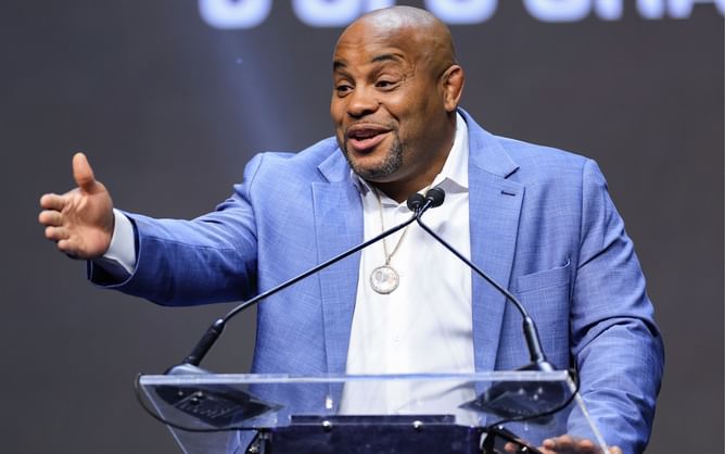 Daniel Cormier points out how having judges score consecutive fights in different timezones is damaging results