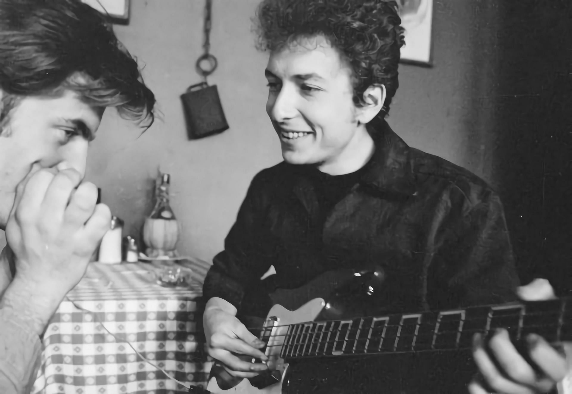 John Sebastian with Bob Dylan (Image via johnbsebastian.com)