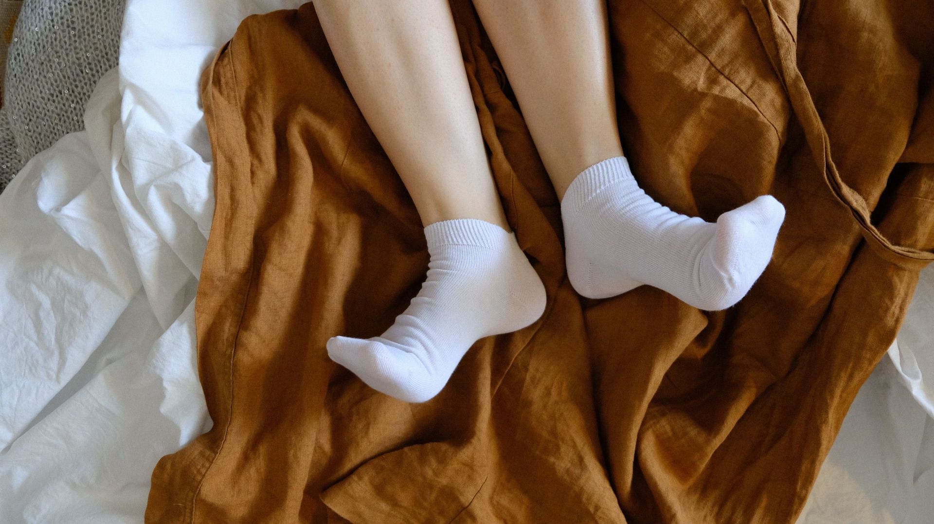 If you have Restless Leg Syndrome, this piece is for you. (Image via pexels/Livi Po)