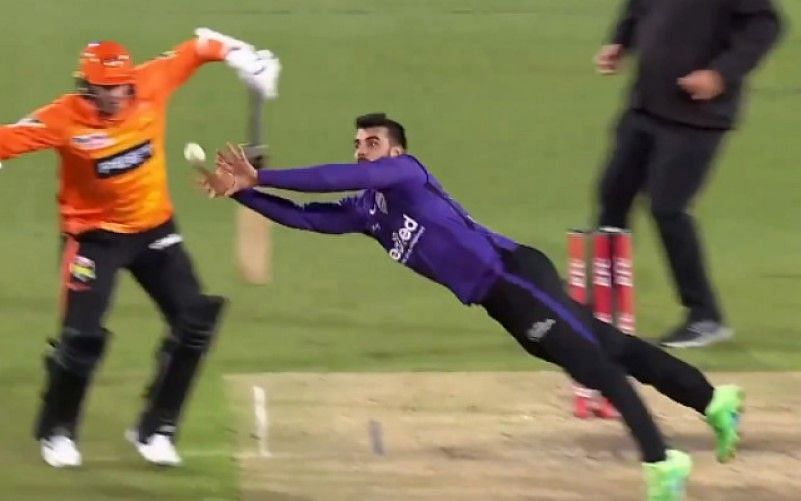 Can Shadab Khan star and lead the Strikers to a win over the Sydney Thunder?