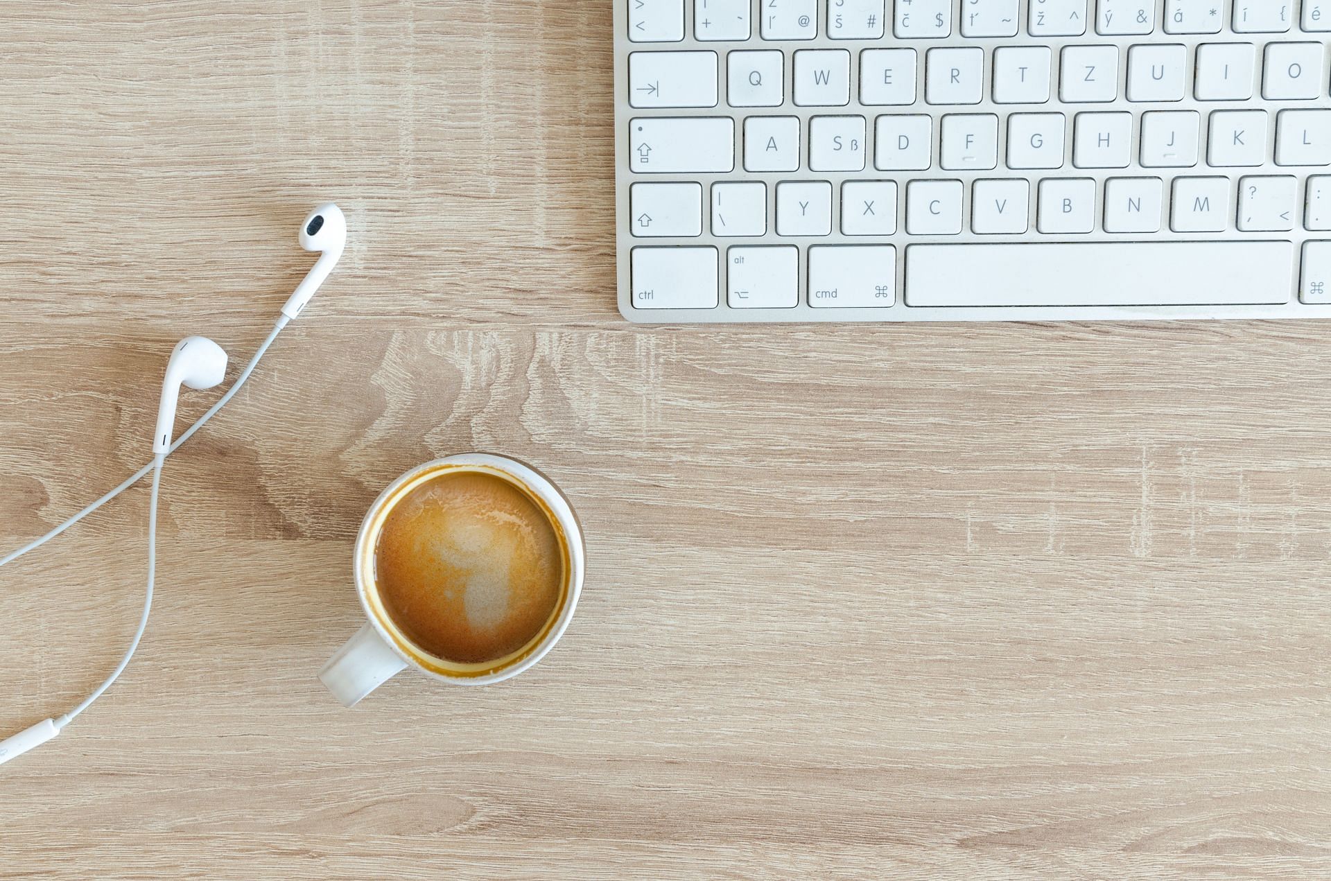 Coffee creamers contain many artificial additives and preservatives (Image via Pexels @Lukas)
