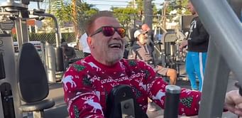 “Here’s my gift to you” - Arnold Schwarzenegger celebrates Christmas with a workout in an open gym