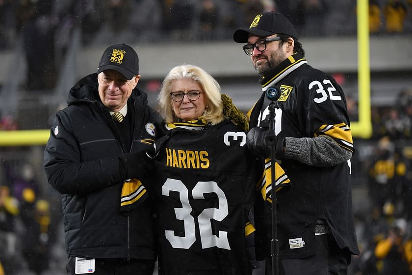 Who is Steelers' #32? Franchise retires late Franco Harris' jersey during  halftime vs. Raiders