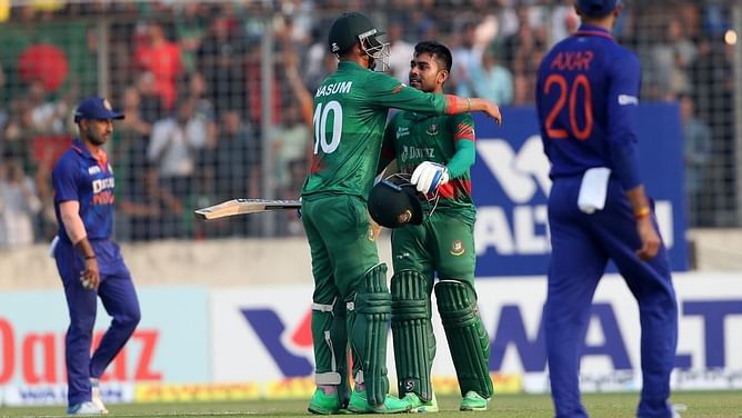 "Bangladesh are definitely going to go for the kill" - Dinesh Karthik