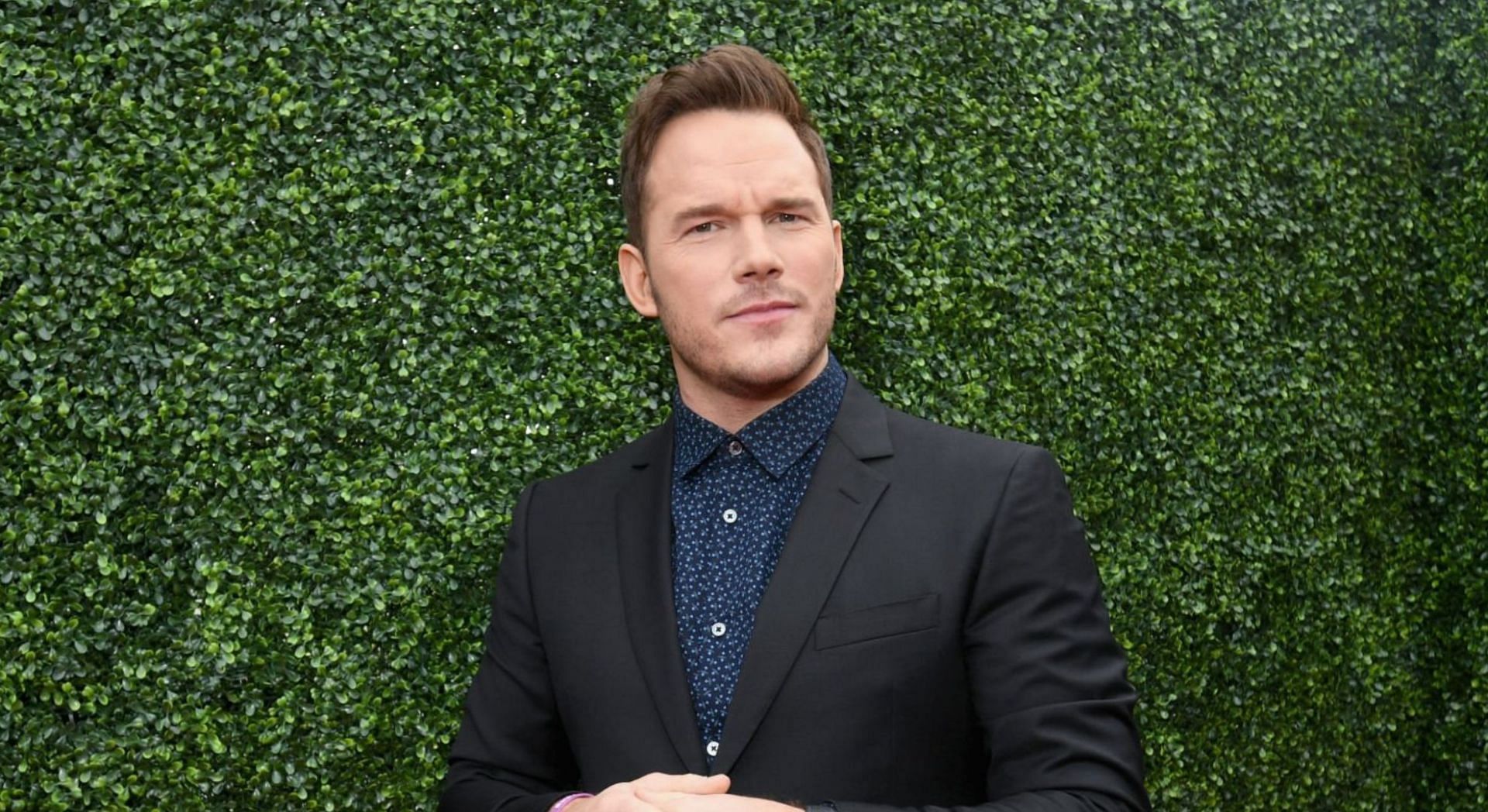 Chris Pratt shared that he recently suffered a bee sting in the eyelid after a failed beekeeping attempt (Image via Getty Images)