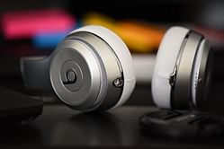 Wired gaming headphones vs wireless gaming headphones: Which is the best choice?