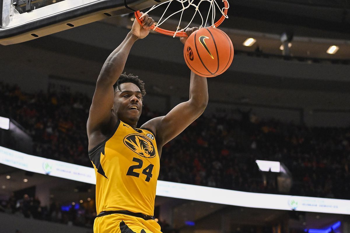 Missouri Tigers senior guard Kobe Brown