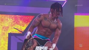 [VIDEO] Recently returned WWE Superstar inadvertently hands Wes Lee successful North American Title defense