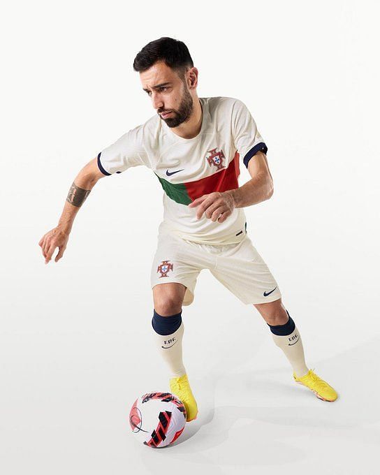 Nike Portugal WC World Cup 2022 Home Jersey - Pepper Red/Gold Dart