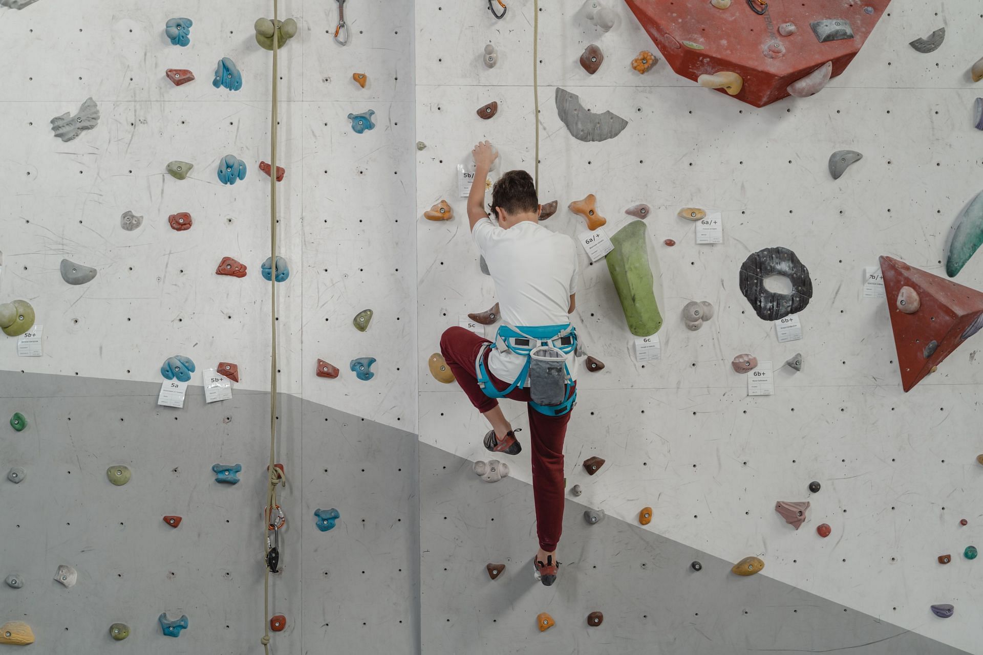 This exercise imitates the same motion as climbing of the mountain. (Image via Pexels/ Tima Miroshnichenko)
