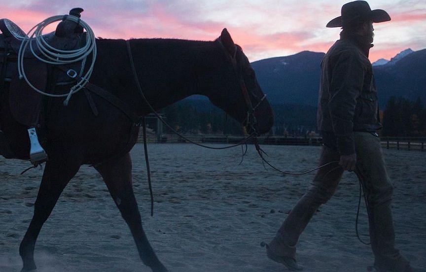 How many seasons of yellowstone are there 