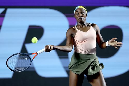 Sloane Stephens in action at the 2022 WTA Guadalajara Open.