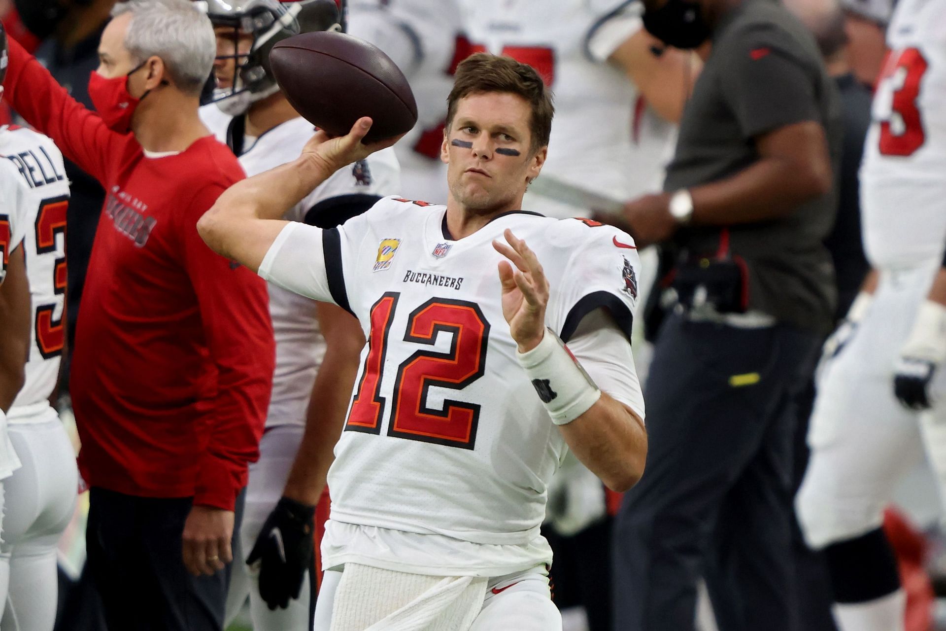 Buccaneers' Tom Brady downplays flirtation with Raiders: 'I chose