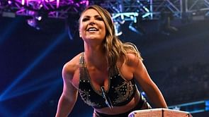 WWE Superstar asks out Emma on a Christmas date after SmackDown