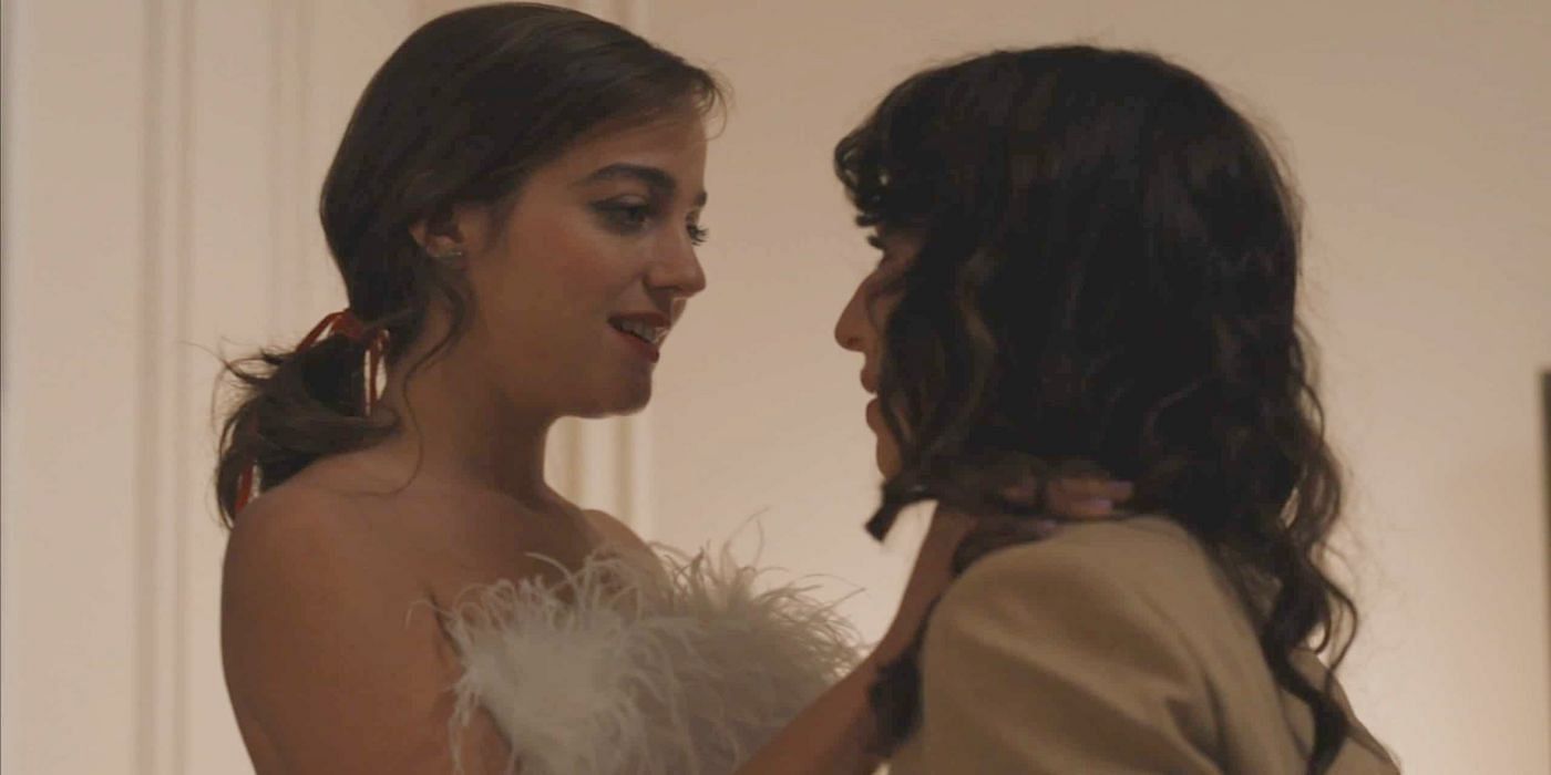 Scene showing Valentina and Mia (Photo via HBO)