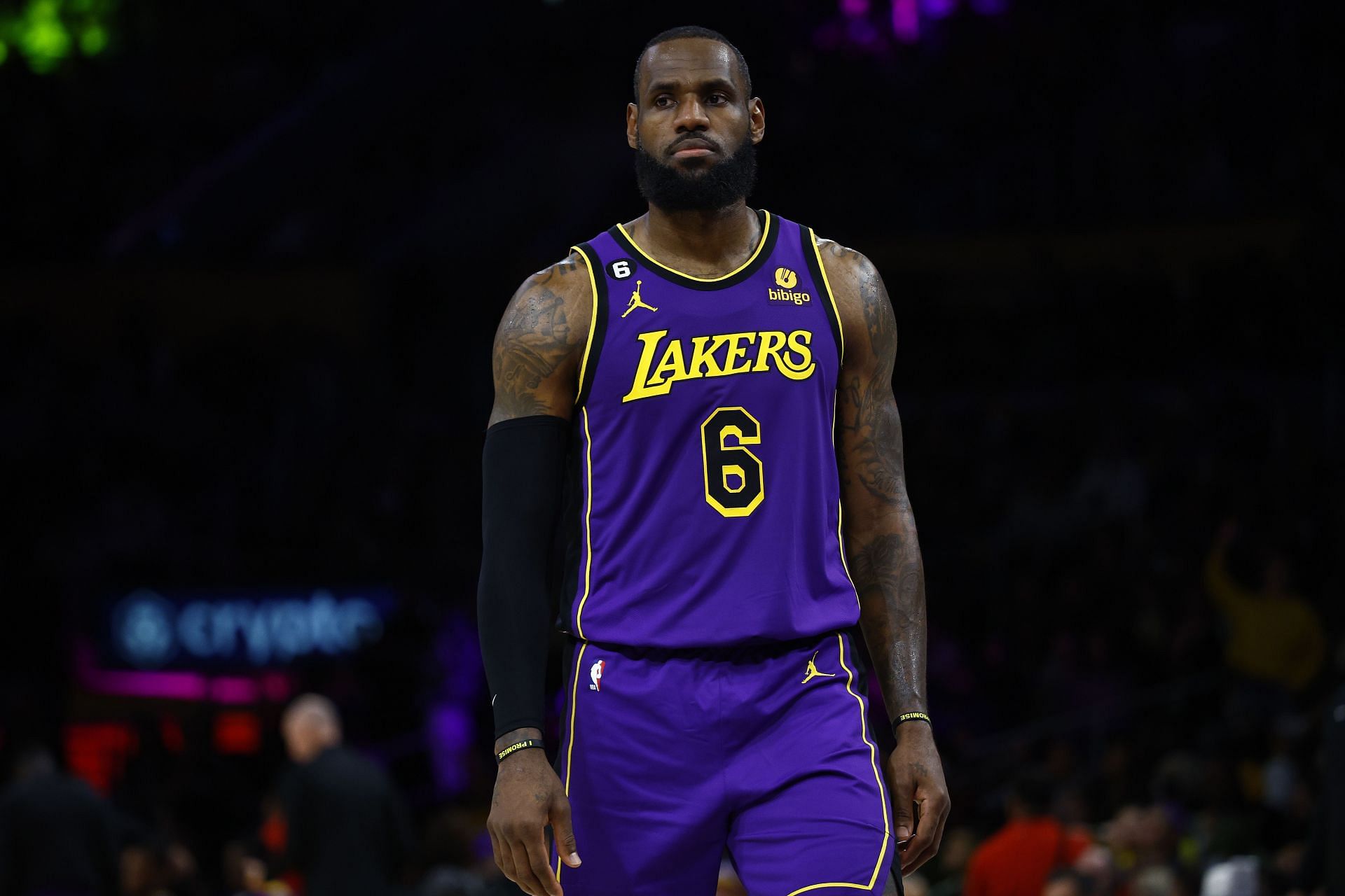 Thomas Bryant recalls being awestruck in 'surreal' first meeting with  LeBron James during Lakers-Wizards game - Lakers Daily