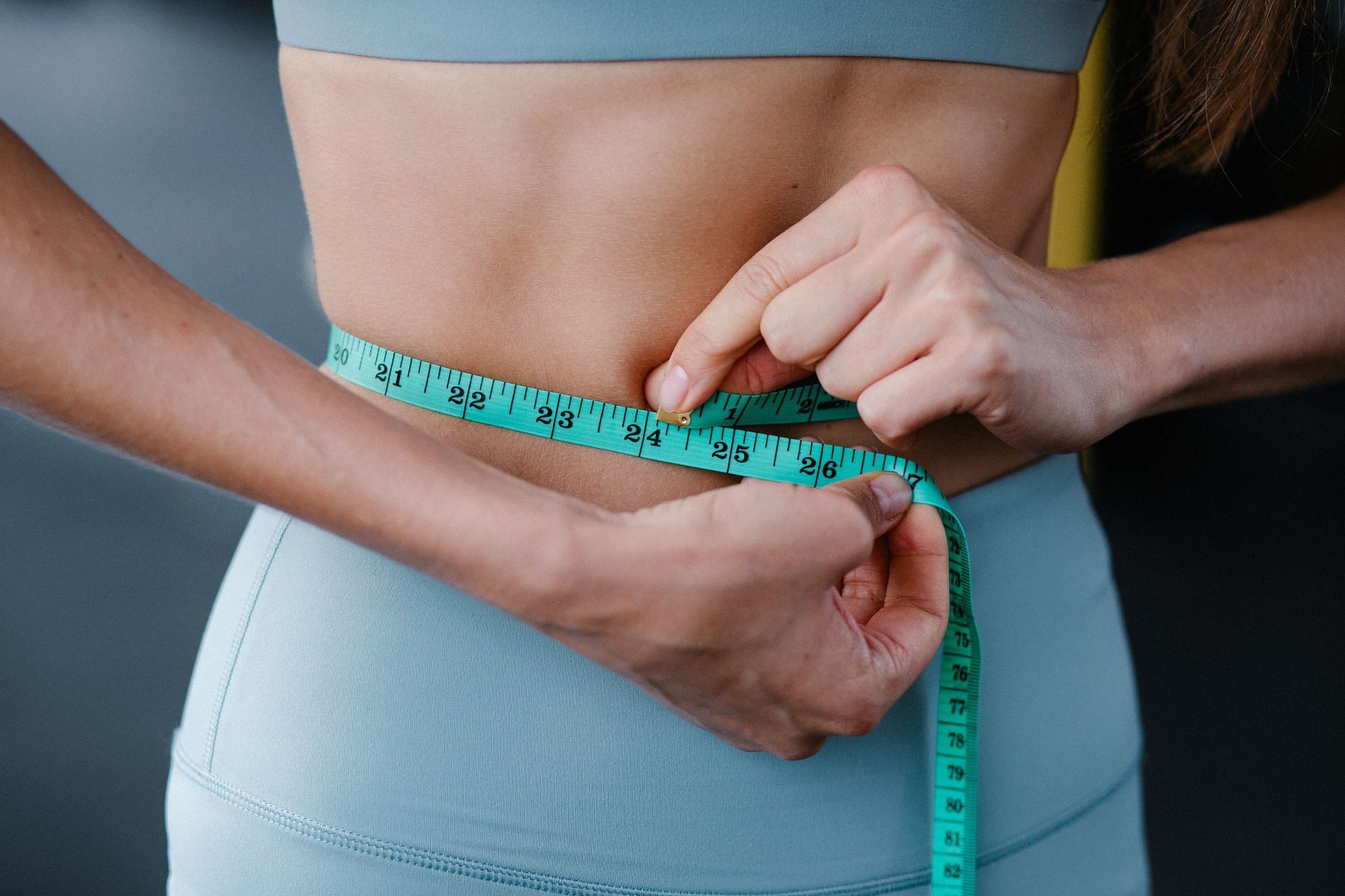 Take body measurements as the first step (Image via Pexels)