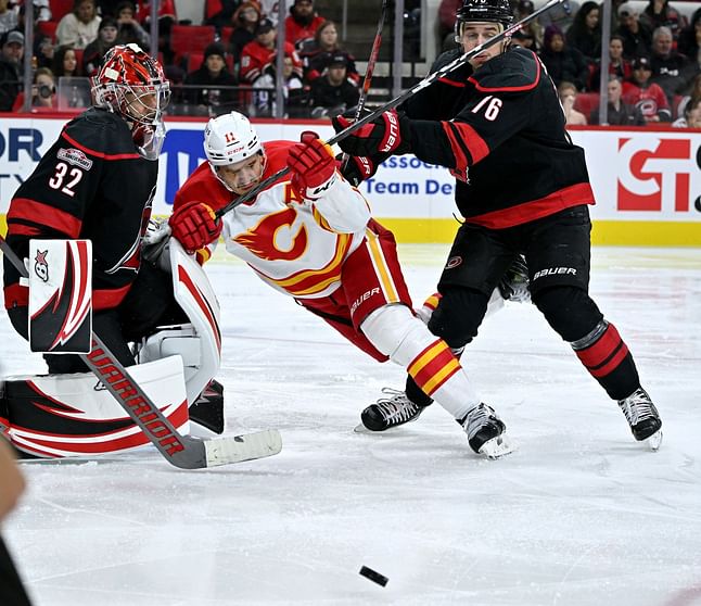 Flames vs. Maple Leafs: Odds, Lines, Picks, and Predictions - December 9 | NHL Regular Season