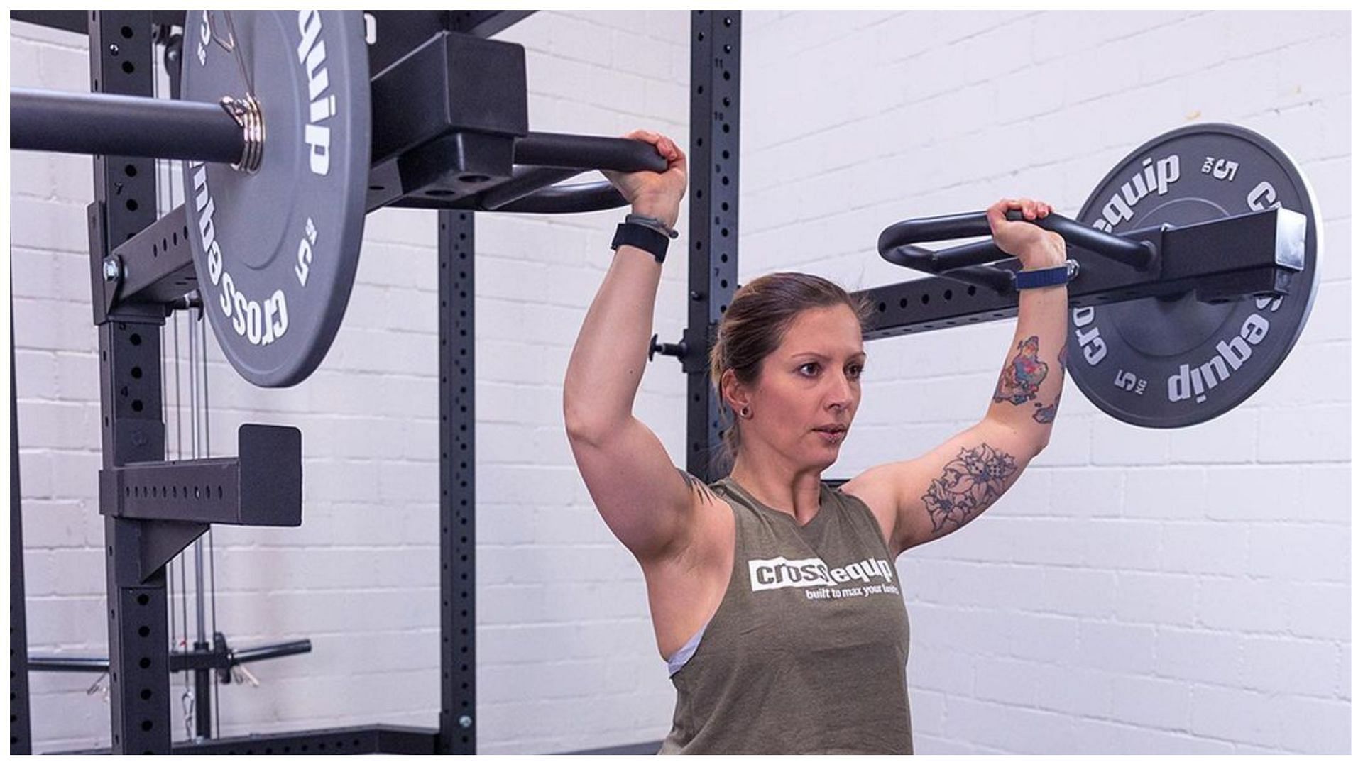 How To Do Lever Shoulder Press - Benefits And Muscles Worked