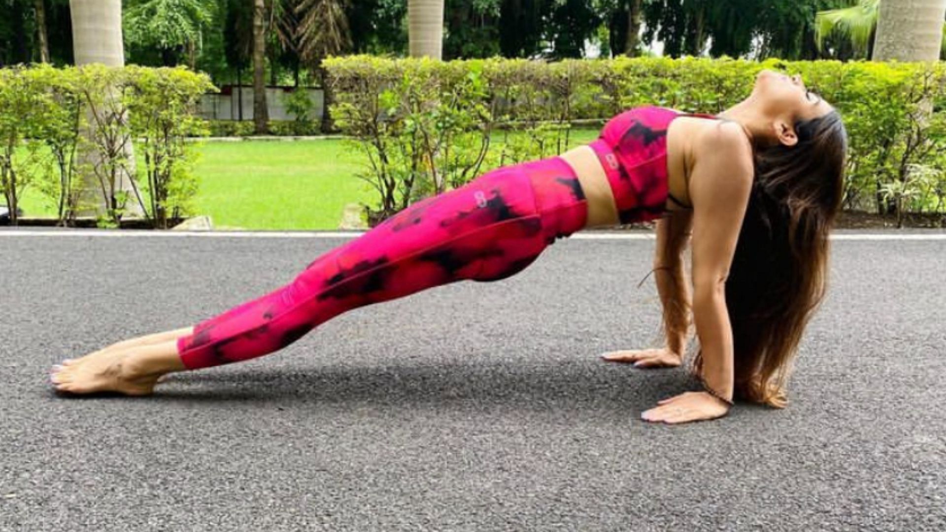 Reverse planks strengthen the hamstrings and glutes. (Photo via Instagram/yogawithpoonam)