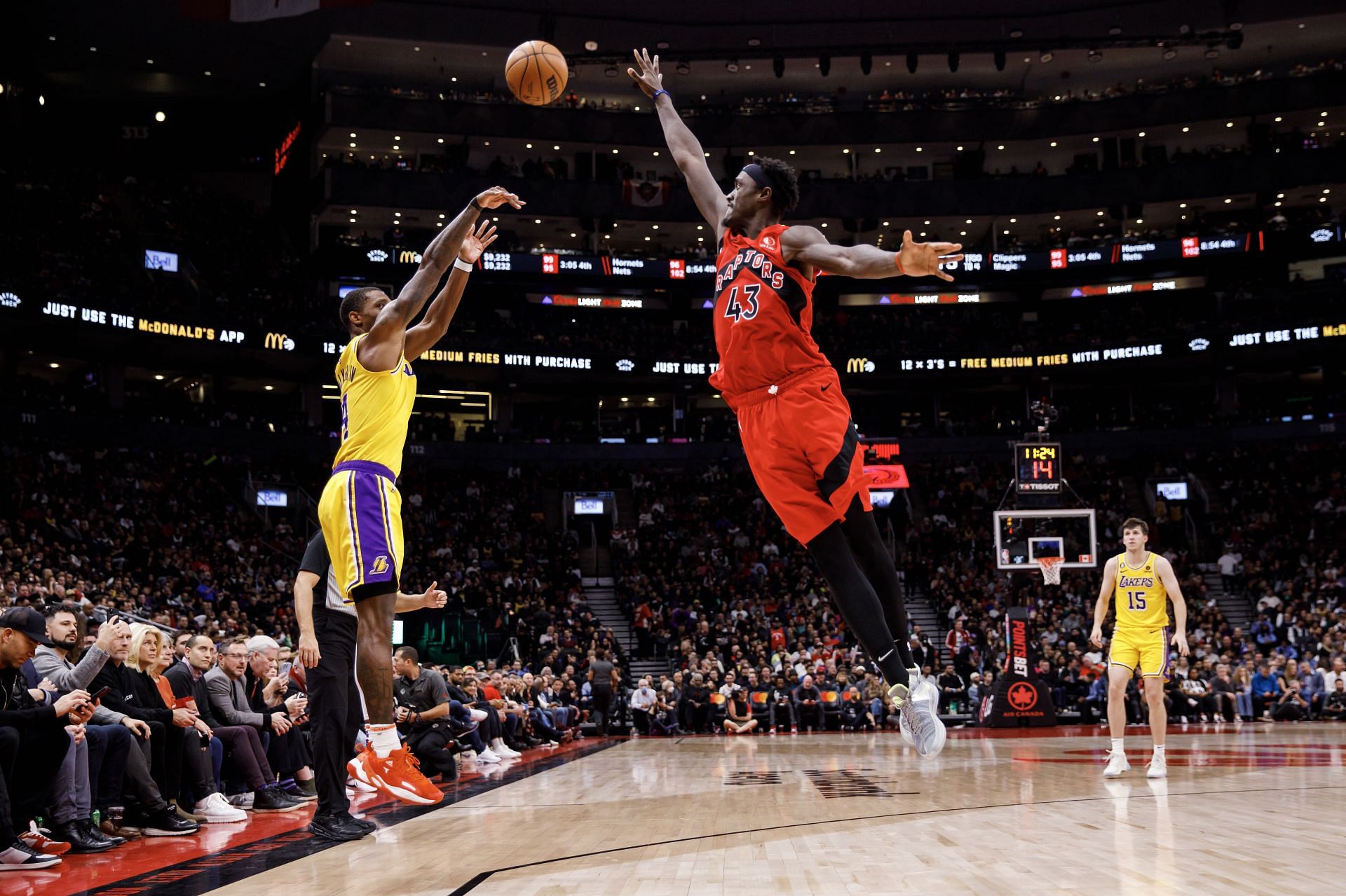 Los Angeles Lakers v Toronto Raptors
