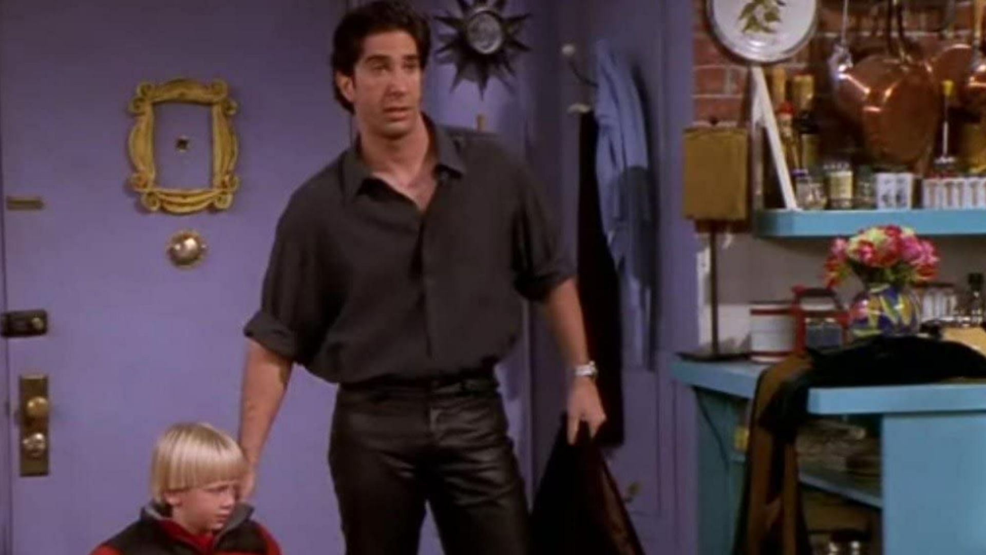 A still from Friends Season 5 Episode 11 (Image Via IMDb)