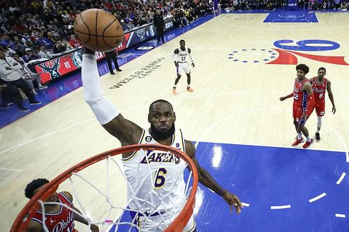 LeBron James (Los Angeles Lakers v Philadelphia 76ers)